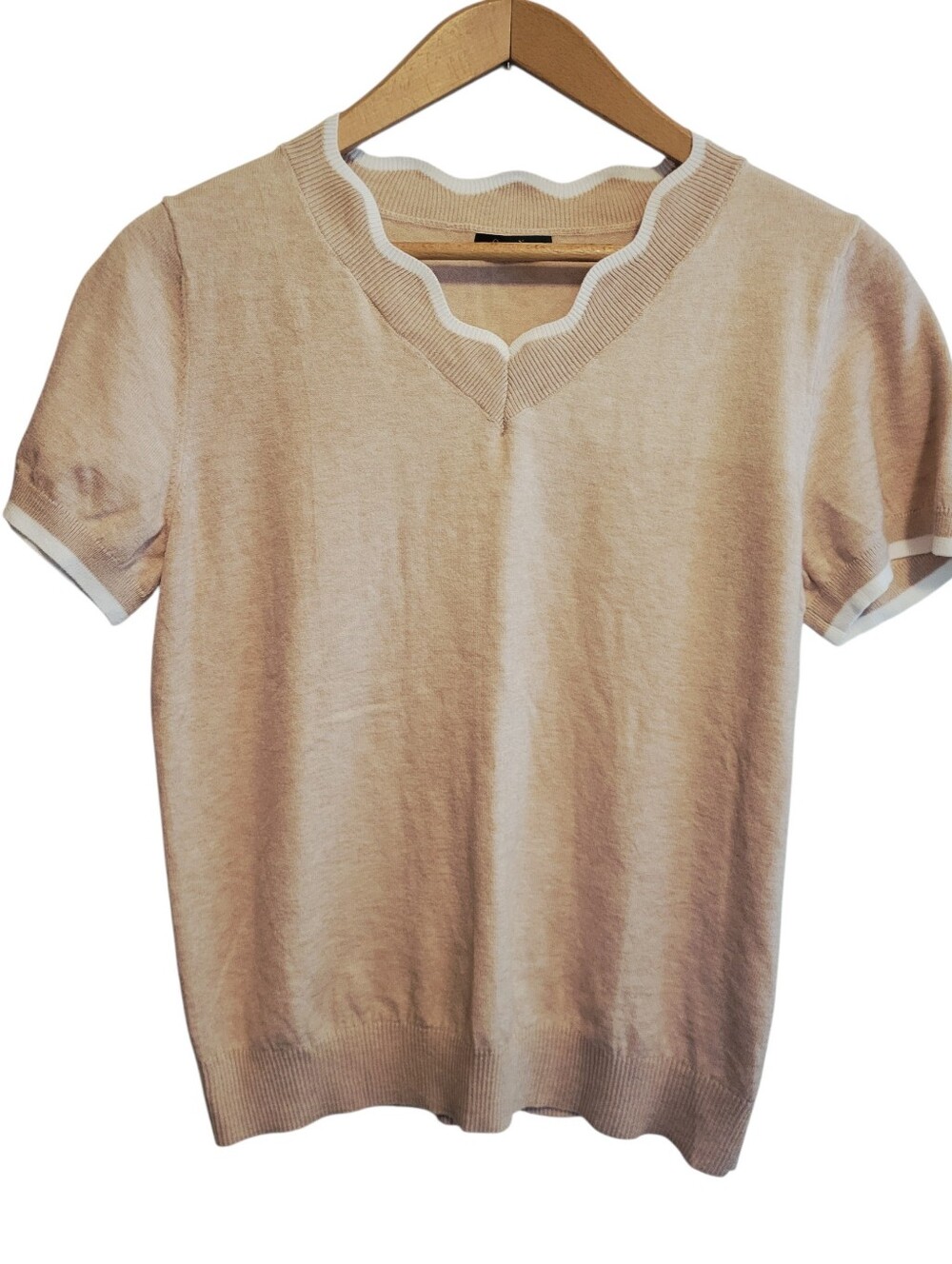 Ofeefan Tan Light Weight Summer Sweater with White Scalloped V-neck Trim Sz M-L